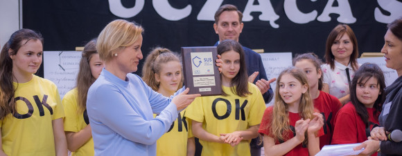 Szkoła Podstawowa im. Adama Mickiewicza w Skalmierzycach po raz drugi otrzymała certyfikat i tytuł Szkoły Uczącej Szkoła Podstawowa im. Adama Mickiewicza w Skalmierzycach po raz drugi otrzymała certyfikat i tytuł Szkoły Uczącej