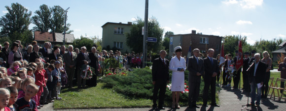 Uroczystość przy Pomniku Lotników