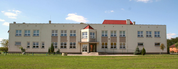 Będzie nowe boisko wielofunkcyjne przy Zespole Szkół w Ociążu Będzie nowe boisko wielofunkcyjne przy Zespole Szkół w Ociążu